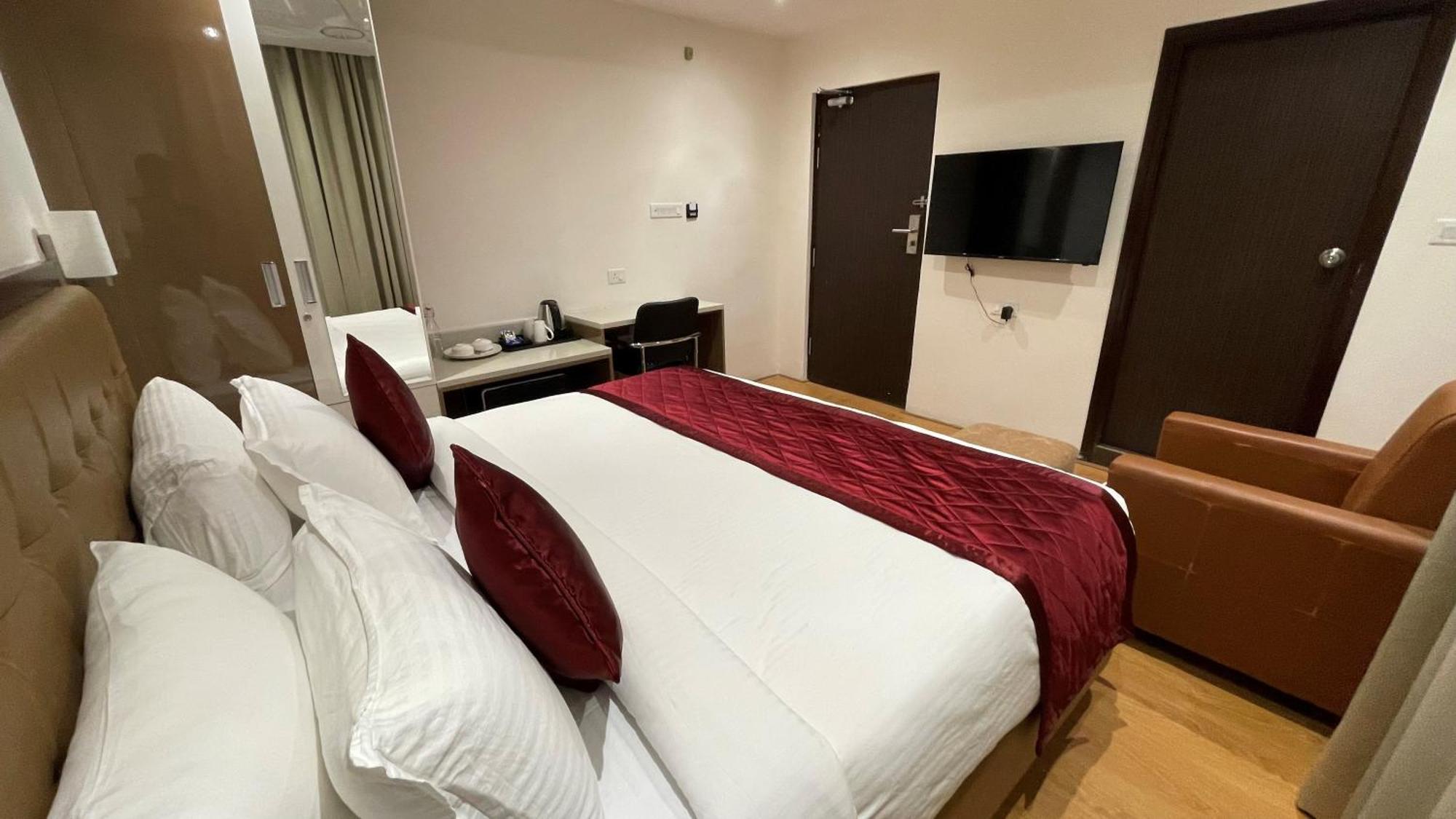 Hotel Silver Cle Haydarabad Dış mekan fotoğraf